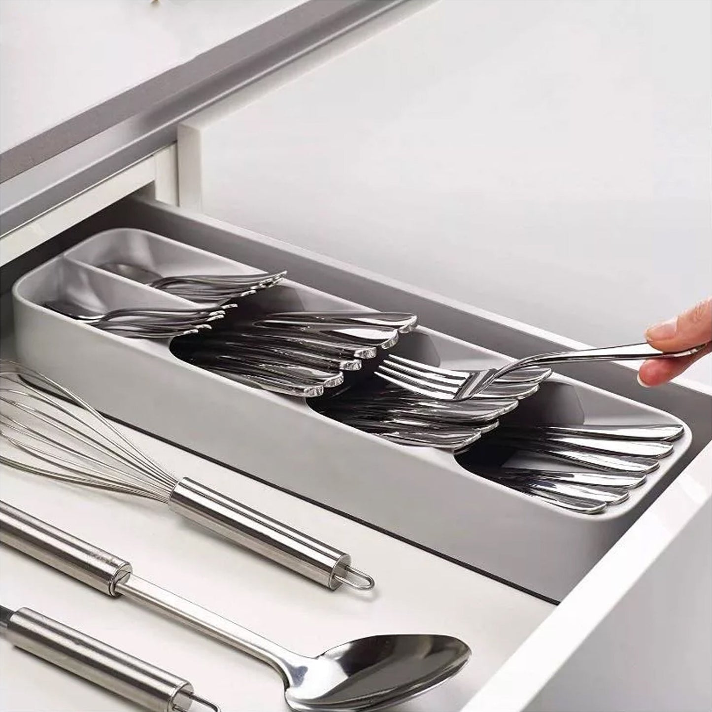 Cutlery tray box with compartments for various types of utensils