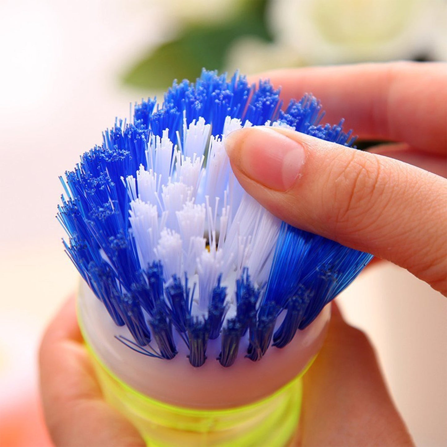 All-in-one cleaning brush with soap dispenser for effective cleaning