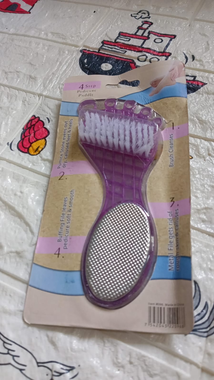 Foot scrubber with pumice stone and emery file