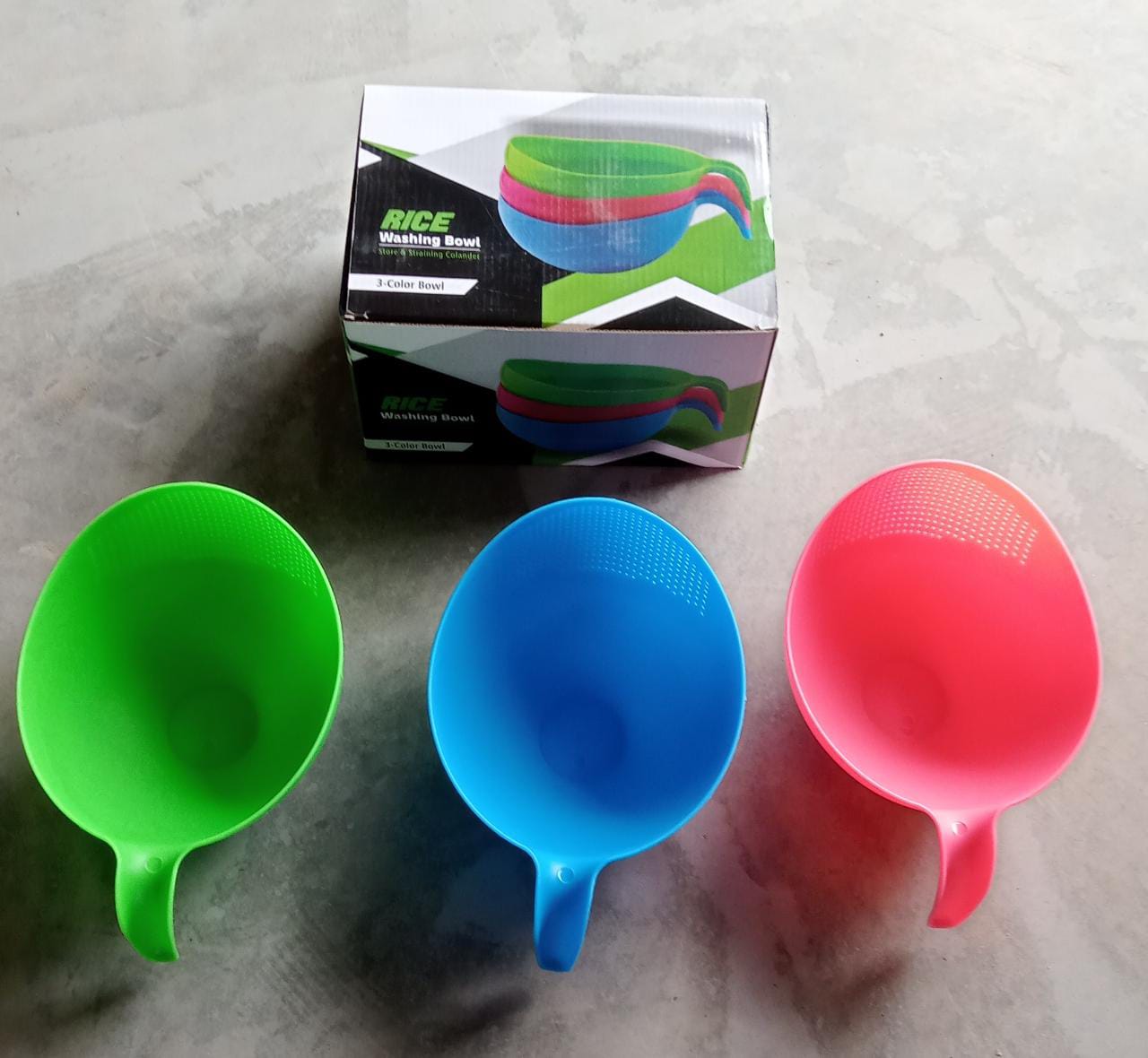 Plastic food strainer and bowl set, durable and functional