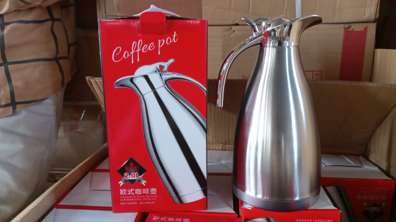 2L stainless steel jug, vacuum insulated, perfect for keeping beverages at the right temperature.