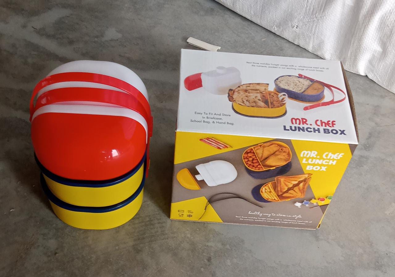 Capsule lunch box with bottle